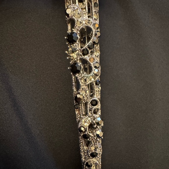 Glamorous Marcasite Hair Clip - Picture 4 of 4